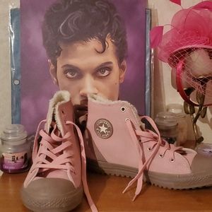 Pink converse